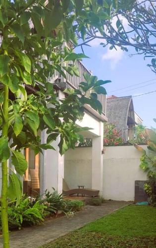 Villa Kenken - 2 Bedrooms villa close to Keramas Surfing Beach