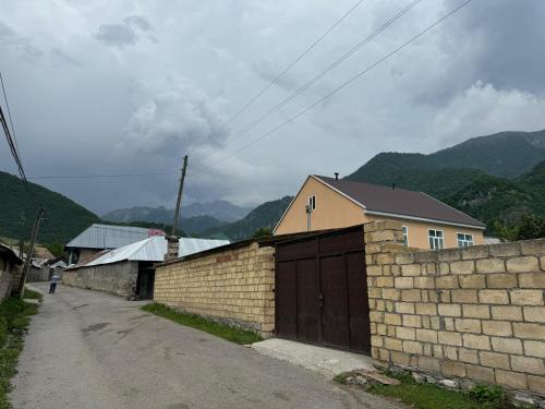 Oğuz rayon,Baş Daşağıl kəndi (Oguz rayon,Bas Dasagıl kəndi) in 奧格胡茲