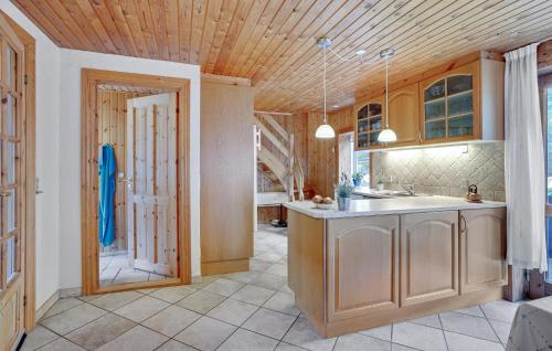 Kitchen, Four-Bedroom Holiday Home In Thisted in Sonder Vorupor
