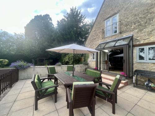 Kert, The Old Coach House in Newland