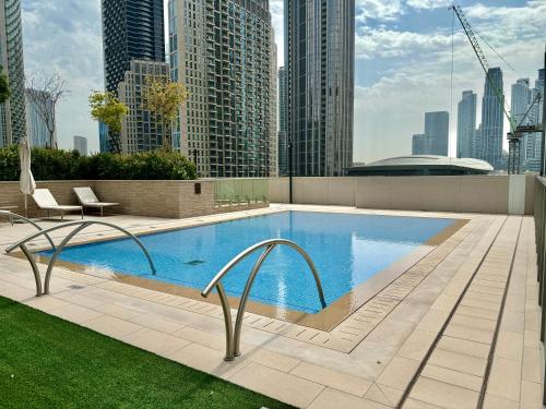 ULTRA Luxury 4 Bedroom Apartment with Burj Khalifa & Fountain views, Дубай (фото 4)