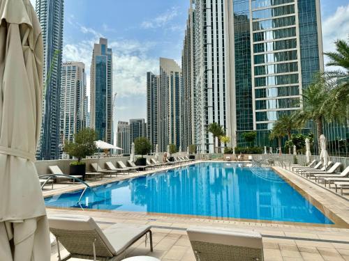 ULTRA Luxury 4 Bedroom Apartment with Burj Khalifa & Fountain views, Дубай (фото 3)