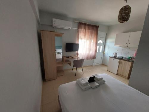 PAVLOS ROOMS