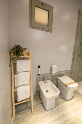 Deluxe Double or Twin Room image 3
