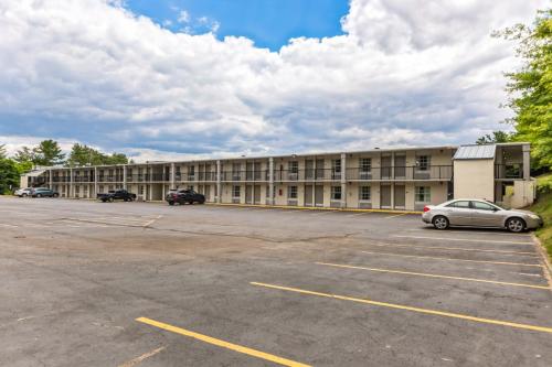 Days Inn I81 king room - image 14