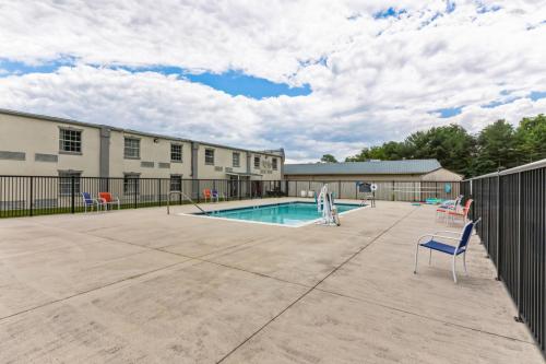 371A Days Inn I81 double ded room in Roanoke, USA