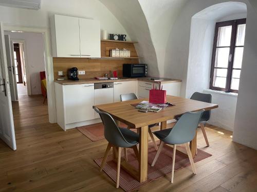 Ferienhaus beim Turm in Breitenbrunn, Österreich