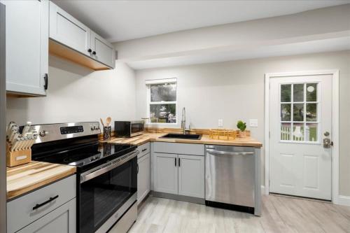 Park Peaks on the Beach Sleeps 12 in Sylvan Beach, USA