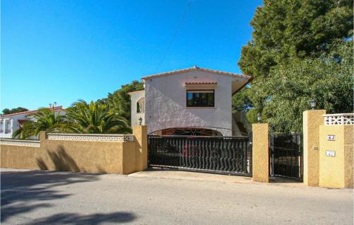 Amazing home in Calp w/ WiFi and 3 Bedrooms Calpe