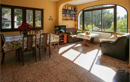 Amazing home in Calp w/ WiFi and 3 Bedrooms - image 4