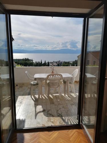Two-Bedroom Apartment with Seaview