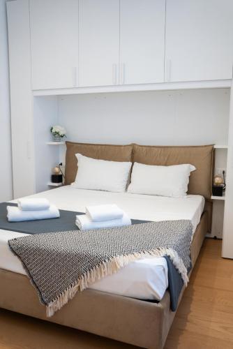 Gioia 43 - New Stylish Apartments 1 & 2 - Tap to explore photos