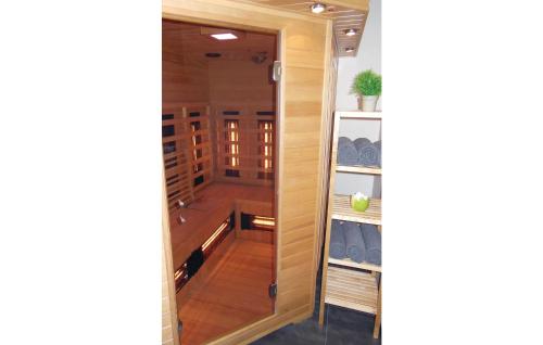 Holiday Home Poperinge with Sauna I - image 11