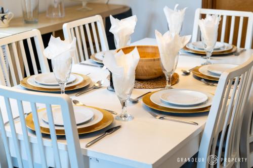 Bracken Bliss by Grandeur Property in 費恩丹