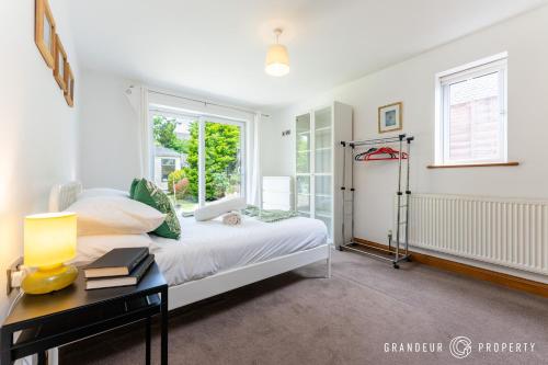 Bracken Bliss by Grandeur Property in 費恩丹