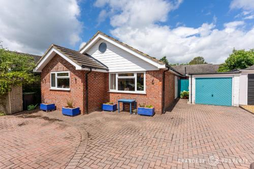 Bracken Bliss by Grandeur Property in 費恩丹