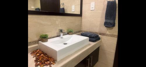 Spacious, Cozy Villa with Pool Access, Ra’s al-Chaima (Foto 5)