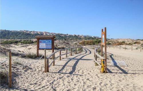 Amazing apartment in Los Arenales del Sol with Outdoor swimming pool WiFi and 2 Bedrooms - image 5