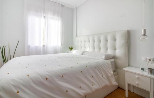 Amazing apartment in Los Arenales del Sol with Outdoor swimming pool WiFi and 2 Bedrooms - image 11