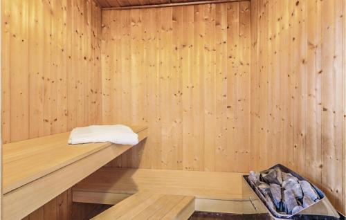Two-Bedroom Holiday Home image 6