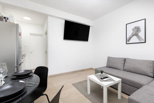 Apartment with Terrace image 5