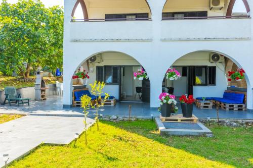 Apartment with Terrace image 1