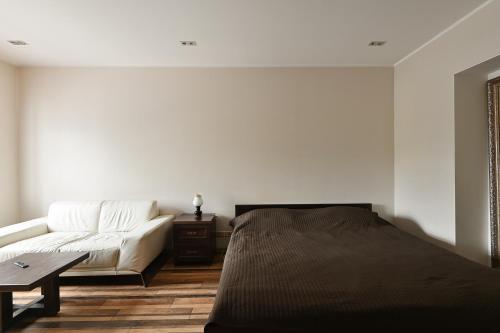 Modern Studio-apartment in the centre - image 5