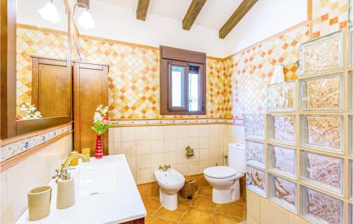 Amazing home in El Gastor w/ Outdoor swimming pool Outdoor swimming pool and 3 Bedrooms - image 5