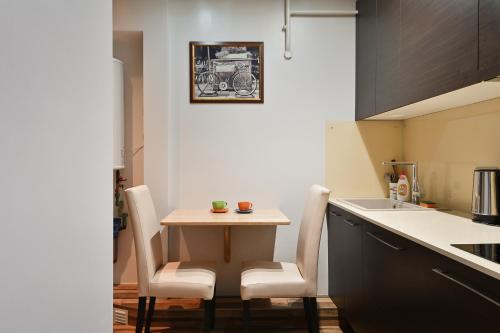 Studio Apartment image 10