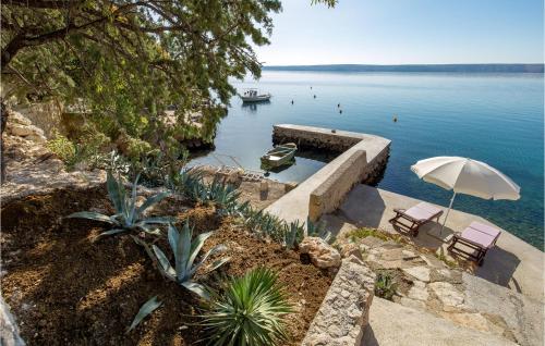 Beach Front Home In Lukovo Sugarje - Tap to explore photos