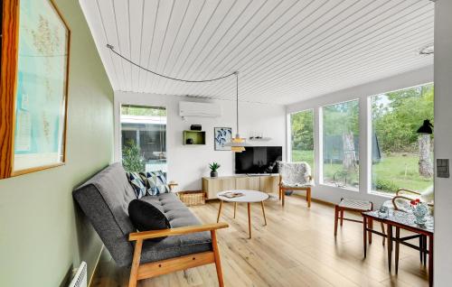  Nice Home In Roslev With Kitchen in Roslev