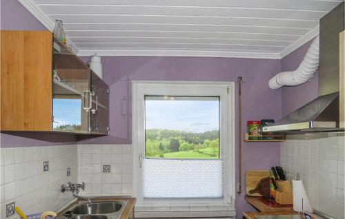 Three-Bedroom Apartment in Grenderich - image 2
