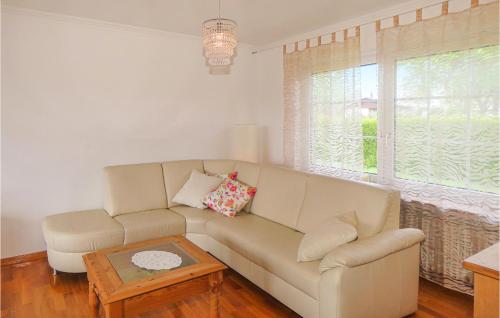 Three-Bedroom Apartment in Grenderich - image 13