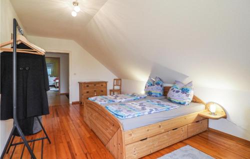 Three-Bedroom Apartment in Grenderich - image 11