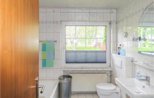 Three-Bedroom Apartment in Grenderich - image 5