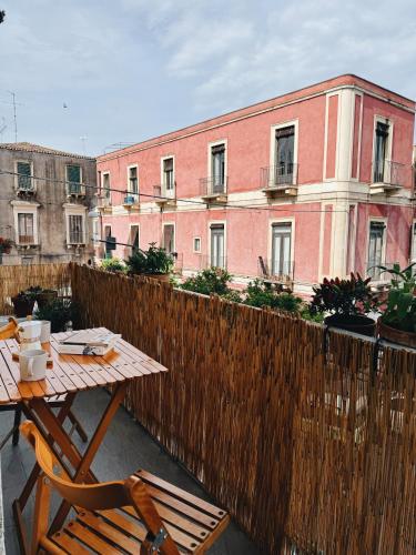 Balcone sul Castello Ursino al Centro Storico a Casa Ciuciù
