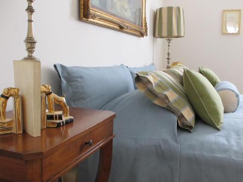 Three-Bedroom Apartment image 6