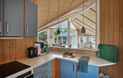 Kitchen, Lovely Home In Skælskør With Wifi in Skaelskor