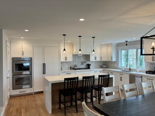 Waterfront Luxury Vacation Rental in Gloucester, USA