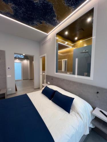 Shanti Rooms & Apartments Lucullo Room Type - Deluxe King Room