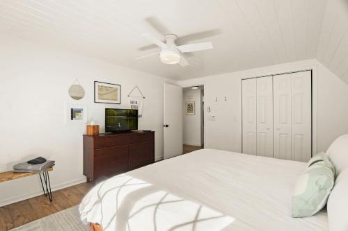 205 Spring Branch Rd by Carolina Stays in Beech Mountain, USA