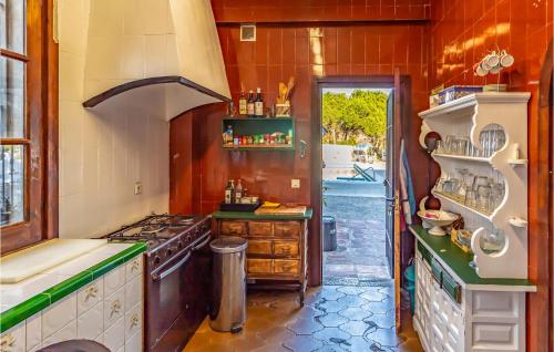 Four-Bedroom Holiday Home image 8