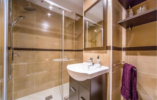 Two-Bedroom Apartment in Cabanes - image 8