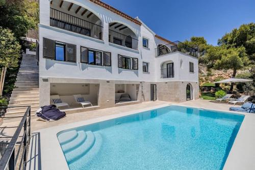 Stylish villa, stunning views in Javea in อัมโบโล