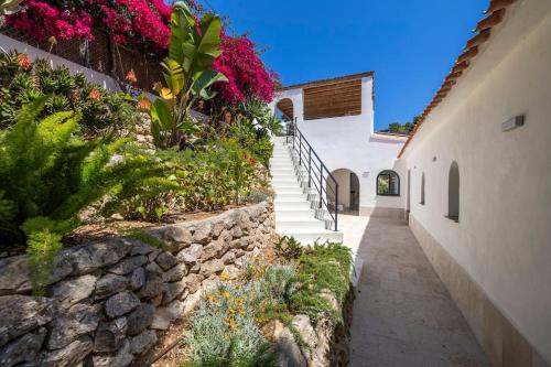 Stylish villa, stunning views in Javea in อัมโบโล
