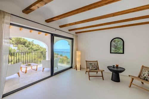 Stylish villa, stunning views in Javea in อัมโบโล