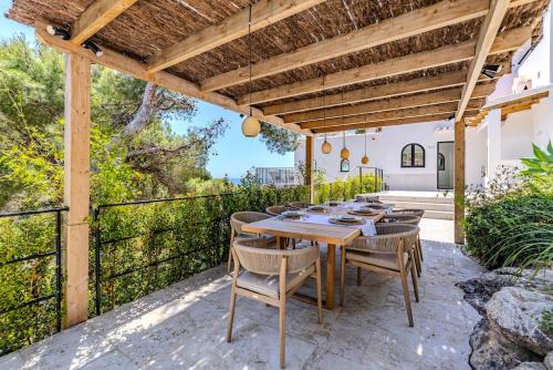 Stylish villa, stunning views in Javea in อัมโบโล
