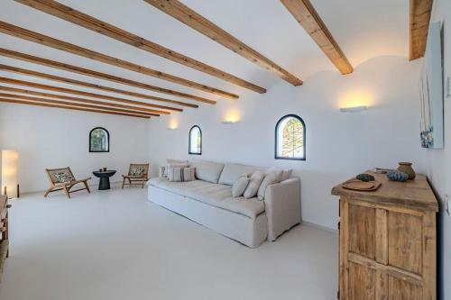 Stylish villa, stunning views in Javea in อัมโบโล