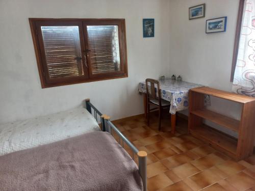 CHAMBRE lumineuse jardin arbore in La Chamberte