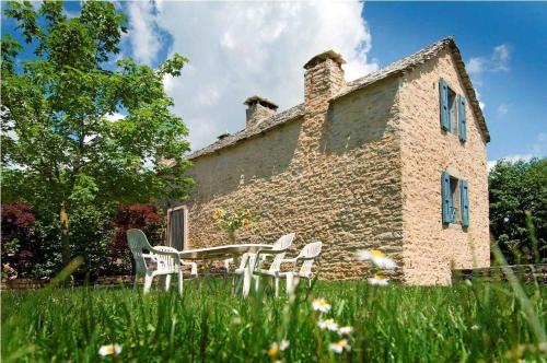 Les fayards 7 personnes du presbytère gîte à louer Saint-Georges-de-Lévéjac